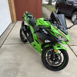 2023 Ninja 400 KRT ABS