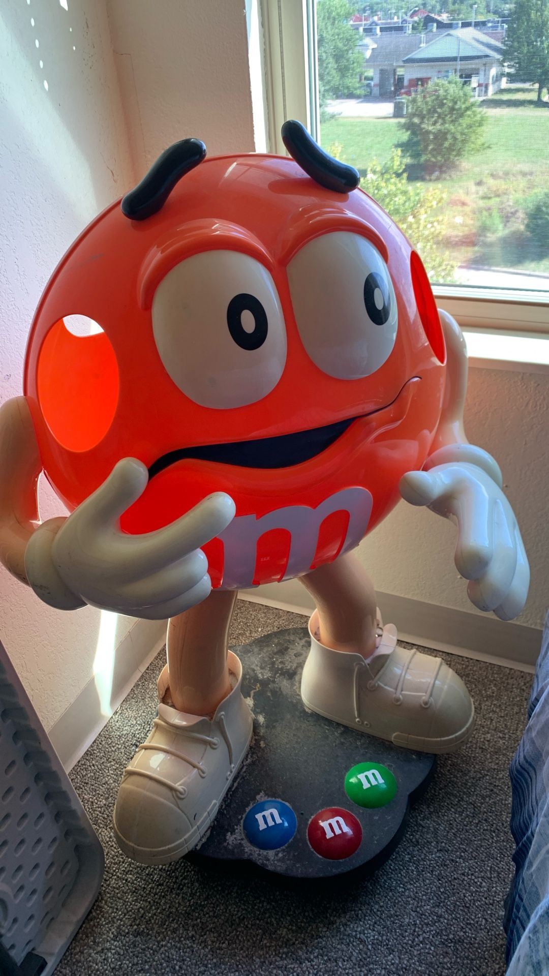 M&M Stand Up Display-Orange