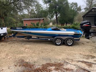 2004 gambler 2100 series bass boat. Powered by mercury 225. Very nice ...