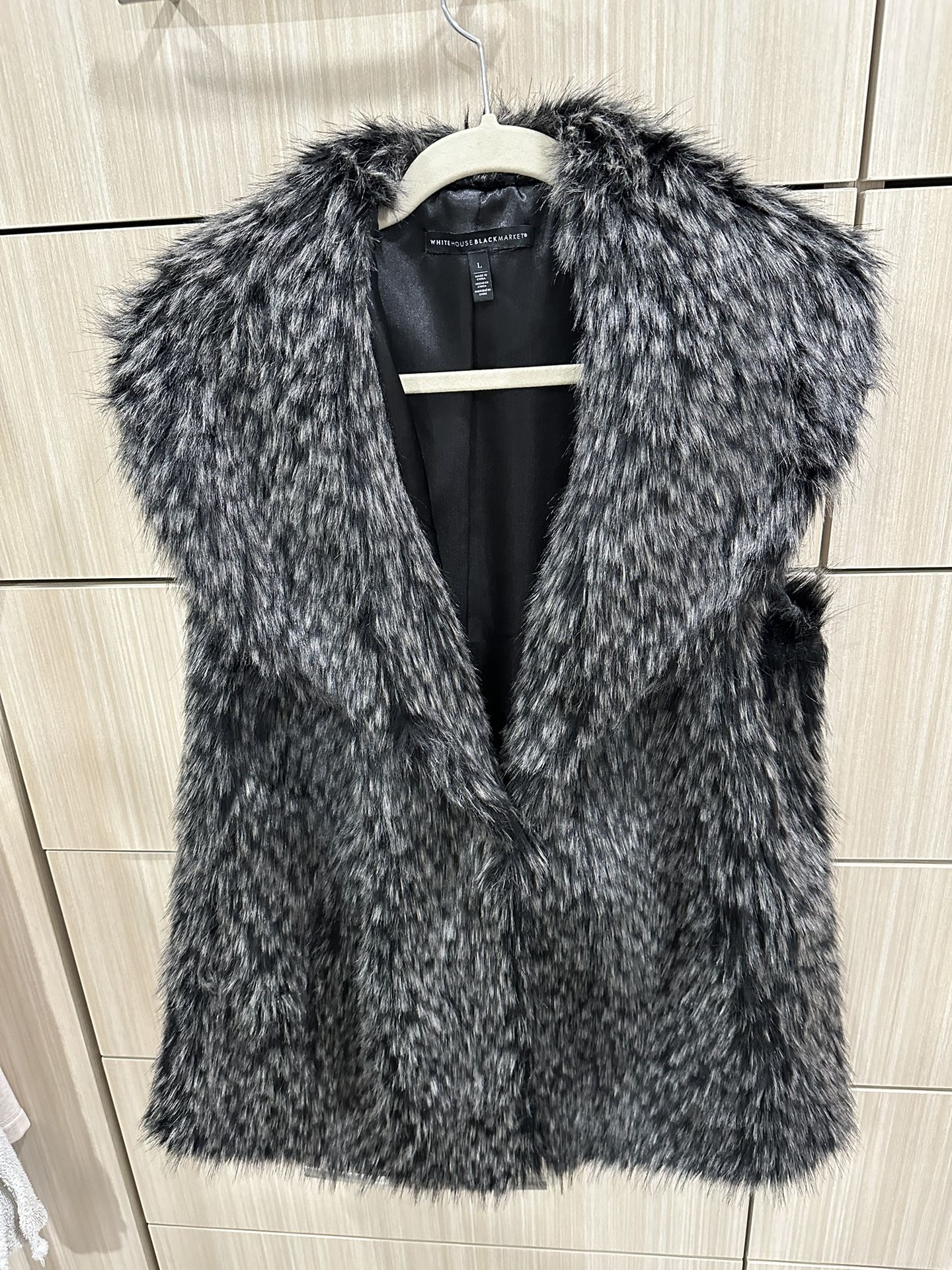 Sleeveless Fir Coat