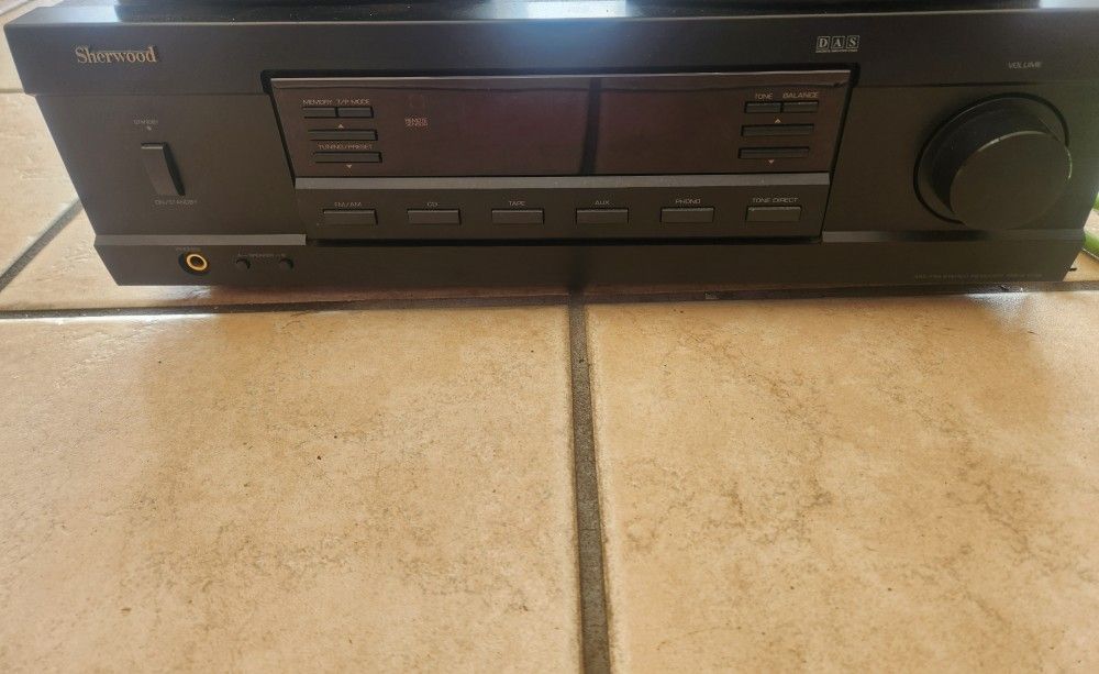 Sherwood Stereo/Receiver
