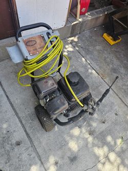 MACHINE PRESSURE WASHER 225 IDEAL FOR WASH NORMAL CARS GASOLINE WORKS GREAT IF SOMEBODY INTERESTED PLEASE TEXT ME ANY TIME HABLO ESPAÑOL