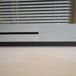 Xbox One S (With Black Xbox Controller)