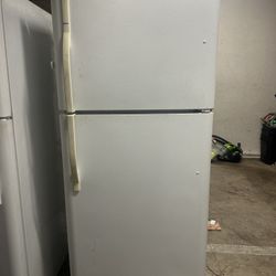 Kenmore Refrigerator 
