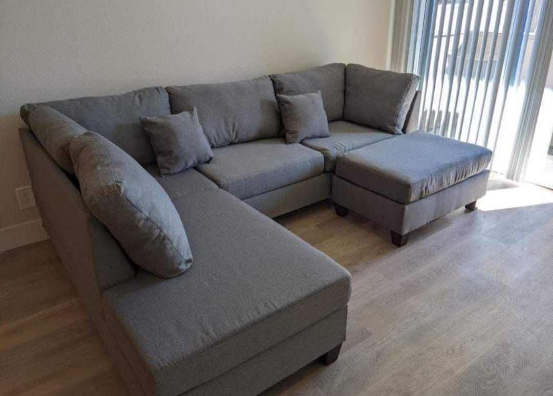 Brand New Gray Living Room Set/ Sectional Sofa With Ottoman