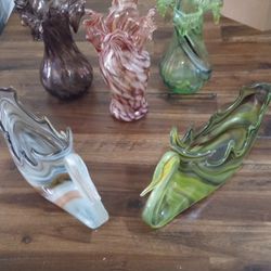Carvanal Glass Swans And Vases