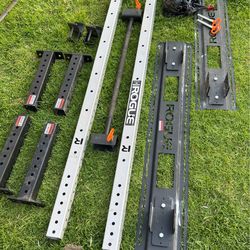 Rogue RML-3 WC fold back squat rack charcoal with landmine, pull up bar and all hardware included ( safety pins )