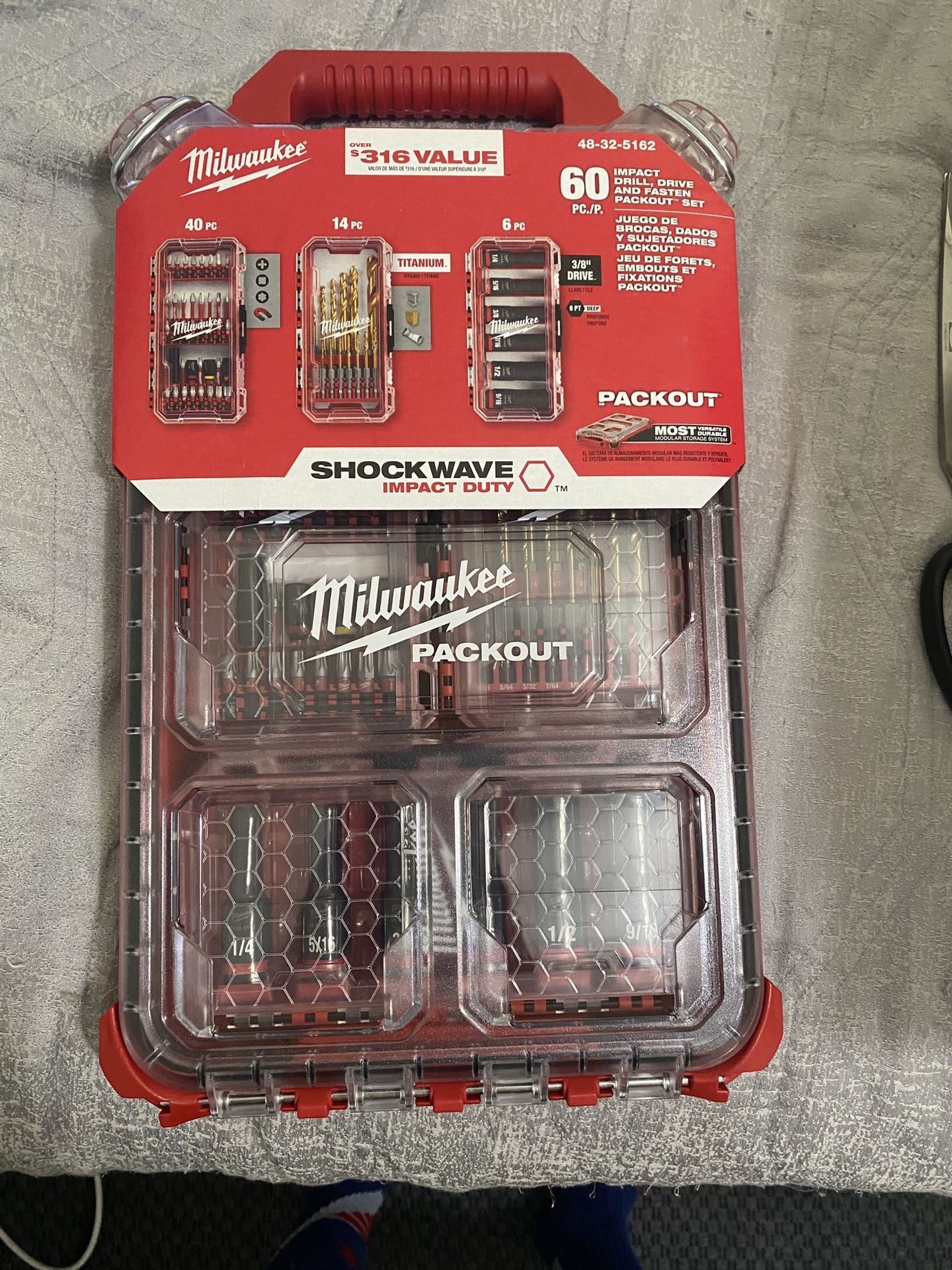 Milwaukee 60 Pc PACKOUT Set