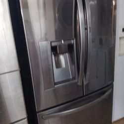 L.G. REFRIGERATOR EVERYTHING GOOD 