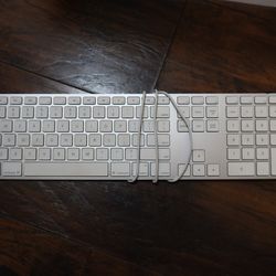 Apple Standard Wired USB Keyboard White QWERTY English Lot of 4