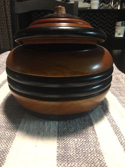 Beautiful decorative bowl with lid
