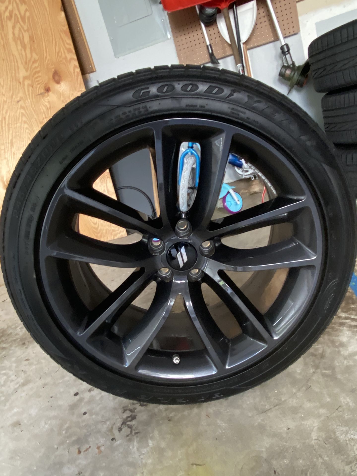 2019 scat pack charger wheels and tires 20in