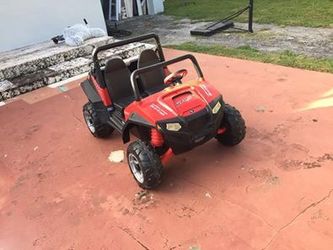Peg Perego Polaris Ranger RZR 900 12 volt Battery Powered Ride on