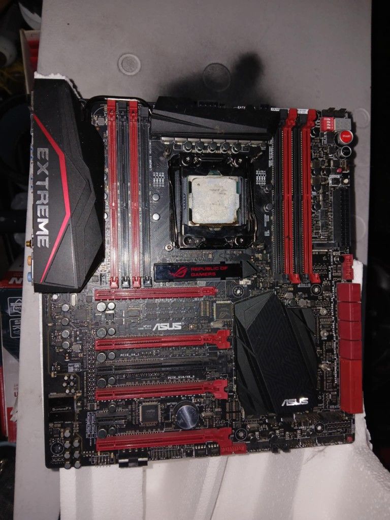 asus rampage Rog v Republic of gamers extreme intel i7-5960x usb3.1