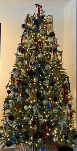 7.5 PreLit Christmas Tree - pick up only, Cash or Venmo