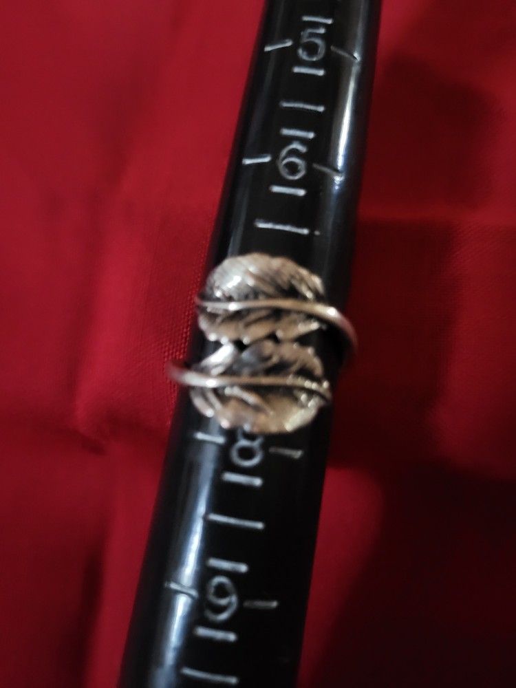 Women's Silvertone Leaf Ring