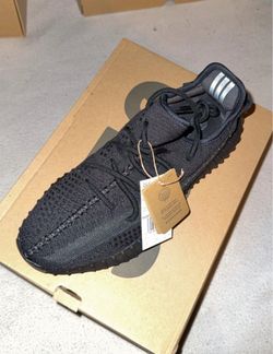 Yeezy Boost 350 V2 "Black" Brand new with tags