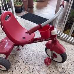 Radio Flyer Kids Readily Assembled Fold 2 Go Trike With Storage Bin