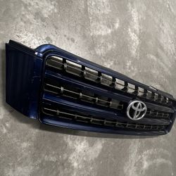 2001 to 2003 Toyota Highlander Front Upper Grille Grill With Emblem OEM