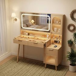 48'' Fluted Vanity Desk with Lighted Mirror, Charging Station & 5 Drawers Storage,Natural Oak