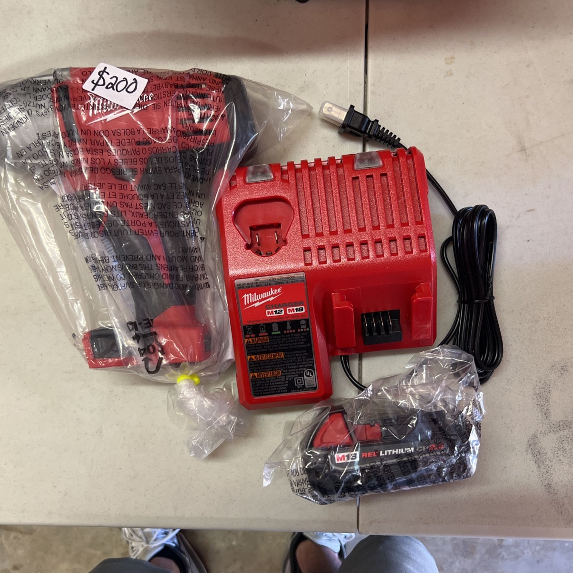 Milwaukee, M 18 1/2 Impact Kit