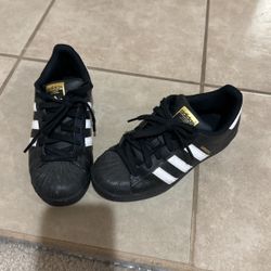 Addidas Boy Size 3 1/2