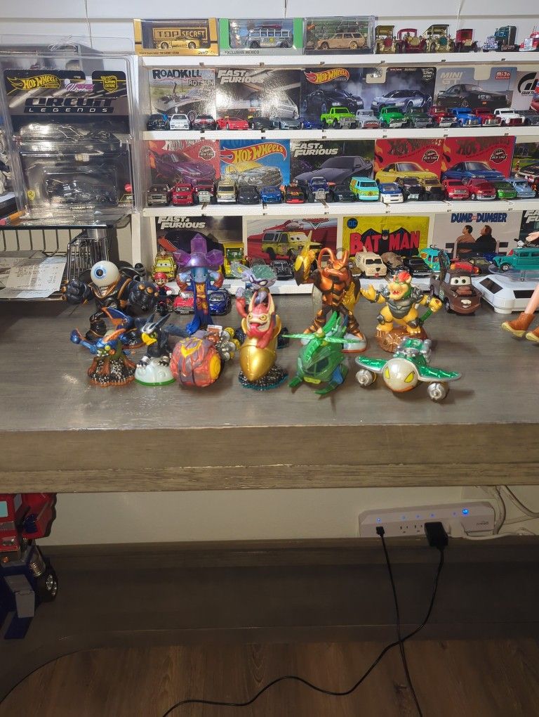 Skylander Figures 11