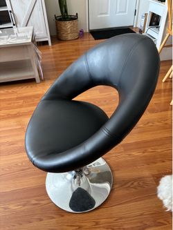 Black Pedestal Chair Faux Leather beauty chair