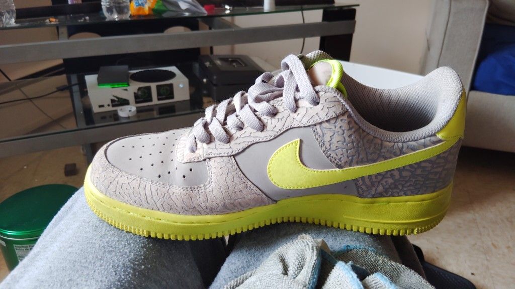 Nike Air Force 1 Lime Green Size 9