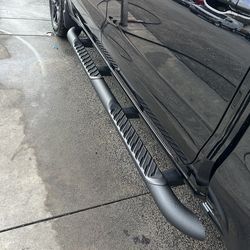 OEM Chevrolet Steps Running Boards 850$ MSRP