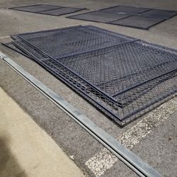 Global Industrial™ Wire Mesh Partition Security Room 10x10x8 with Sliding Gate