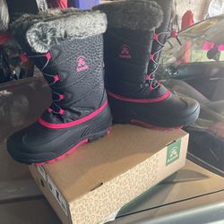 Womens Winter Boots  Size  7 New Never Use