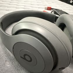 Beats By Dre Wireless Bluetooth Headphones 