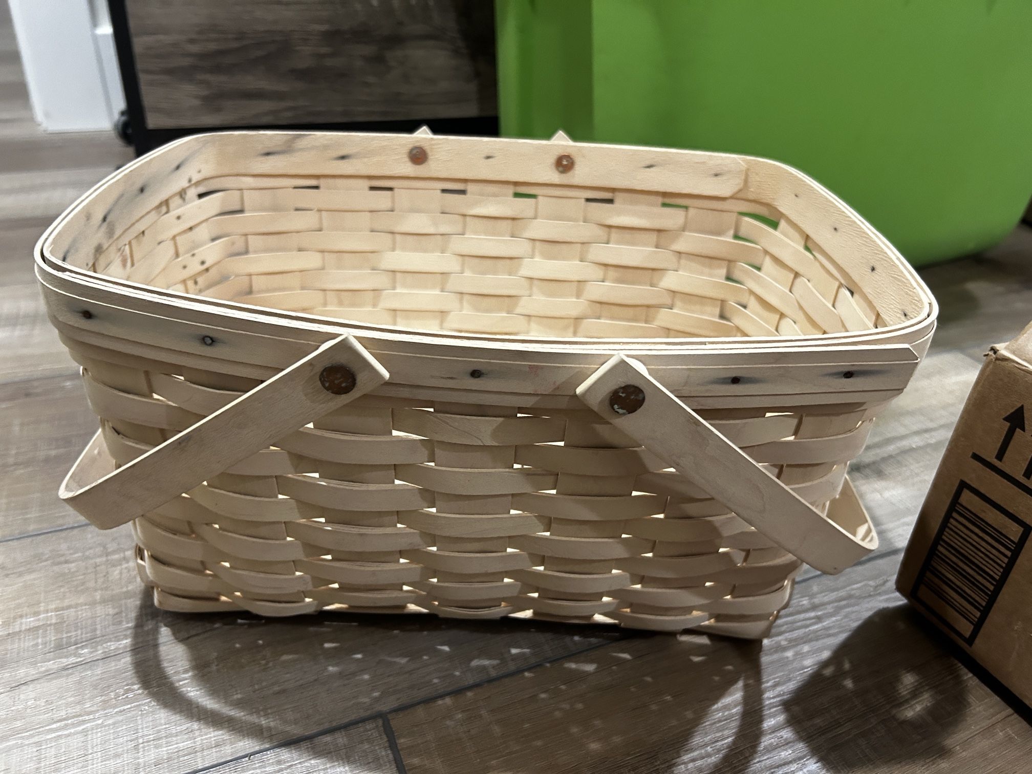 Longaberger White Wash Market Basket (med)
