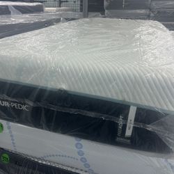 TWIN XL TEMPURPEDIC PROADAPT (MEDIUM) MATTRESS & BOX SPRING BED SET