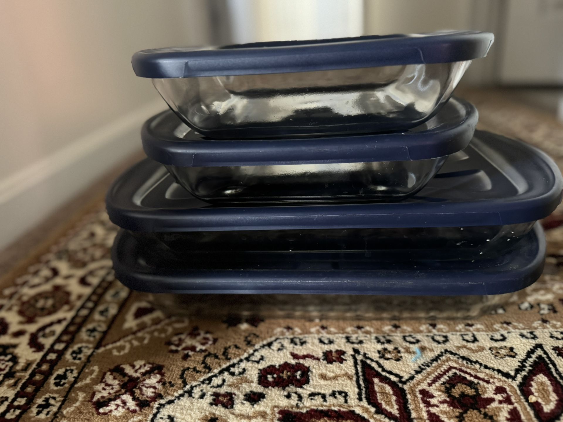 Heat-resistant glass storage containers