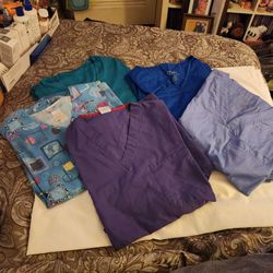 Four Sets Of Scrubs Extra Large 