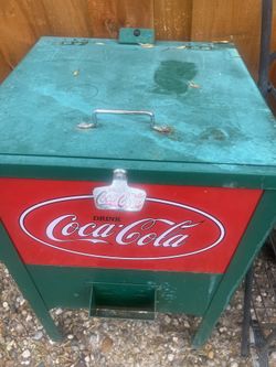 Vintage Green Coca-Cola Collectors Cooler / Ice Chest
