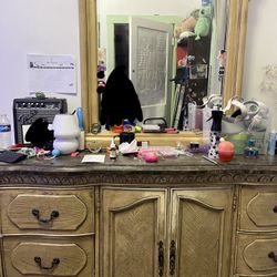 Wooden Dresser With Mirror