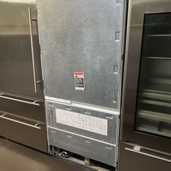 Sub Zero 36”Wide Panel Ready Built In Bottom Freezer Refrigerator