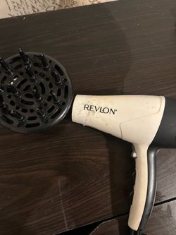 Hairdryer with diffuser
