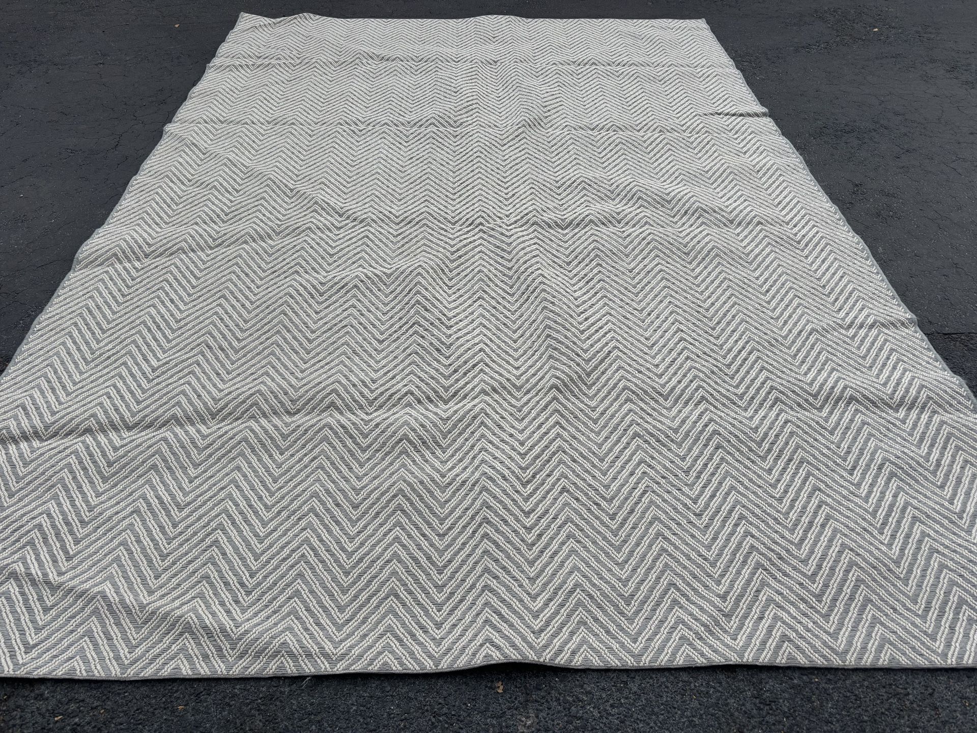 7’7 X 10 Indoor/ Outdoor Rug