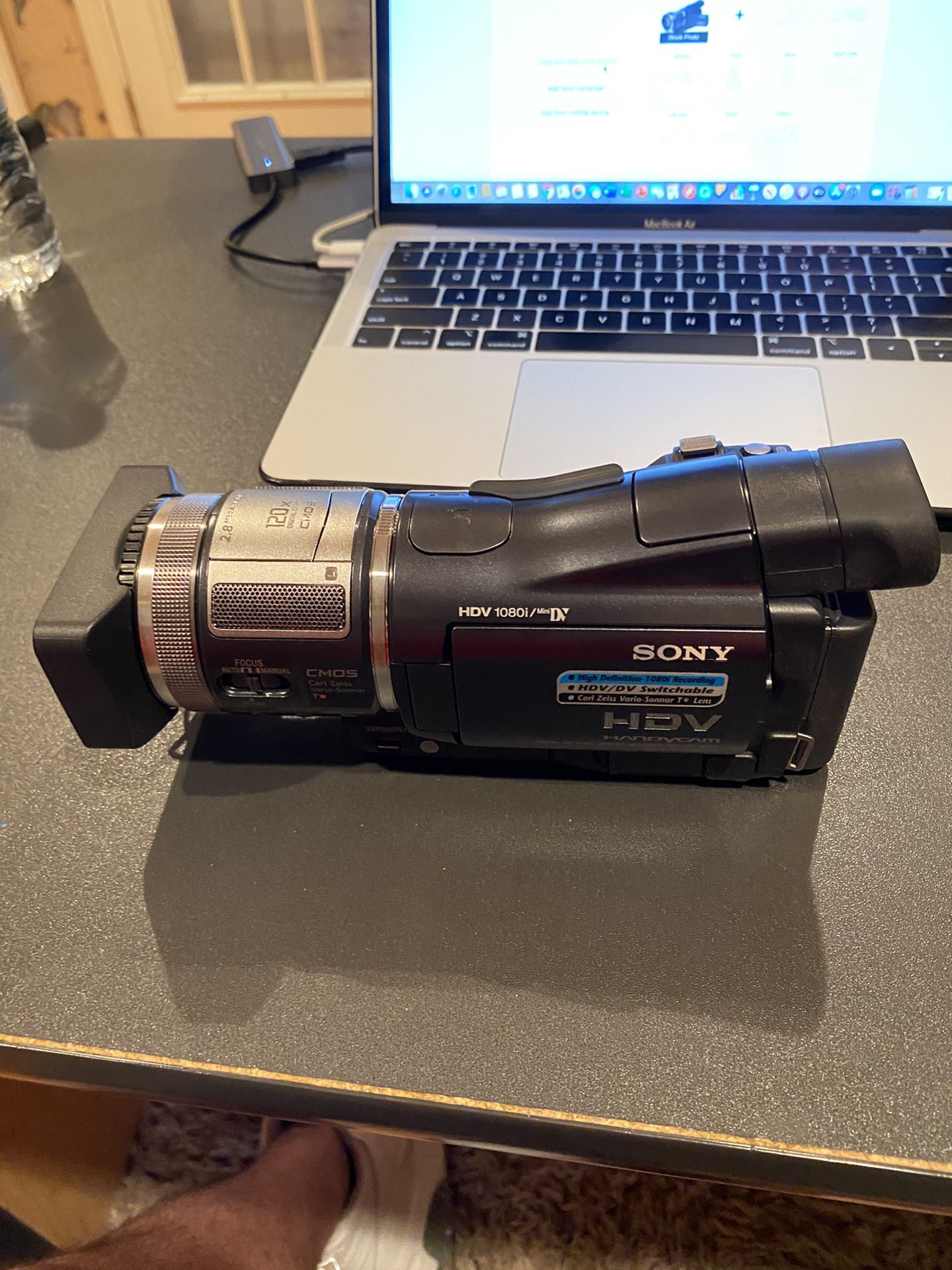 Sony HDV video camera with extra lens and case
