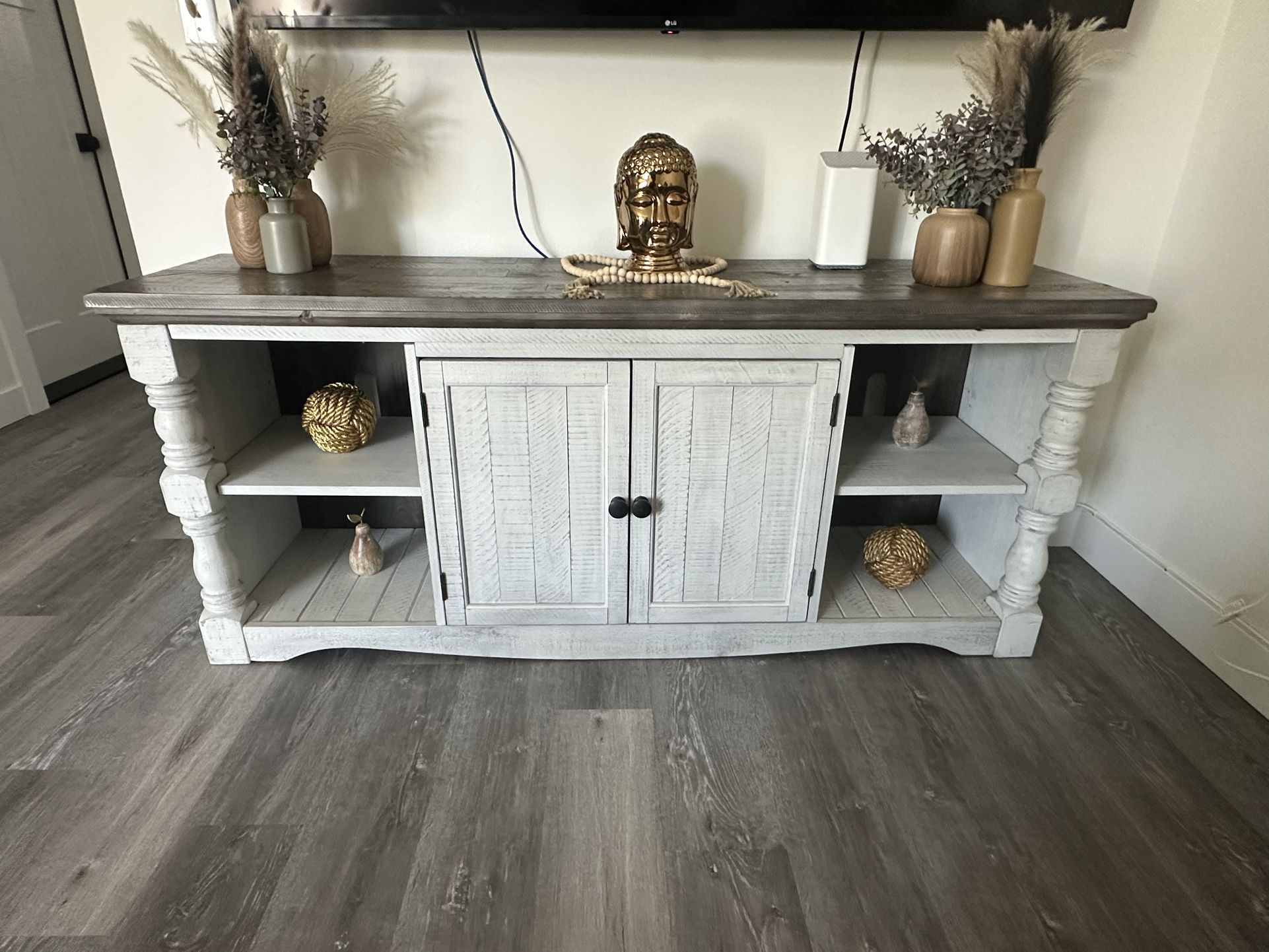 TV Stand Farmhouse Style