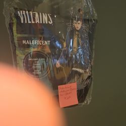 Maleficent  size adult standard