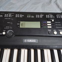 Yamaha EZ-220 Electric Piano