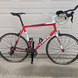 Trek 2.3 Alpha 200 Road Bike Continental Bontrager Shimano Bicycle Red 62 CM