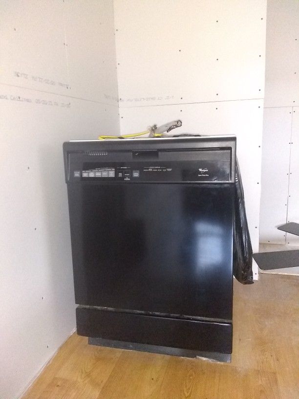 Whirlpool Dishwasher