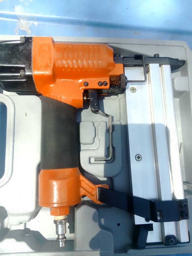 Brad Nailer Gun