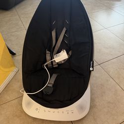 4moms Mamaroo Baby Rocker/swing